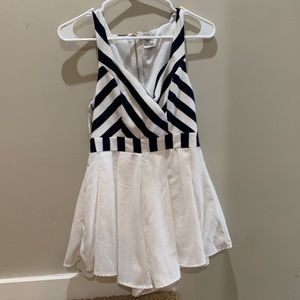 Cute striped romper!
